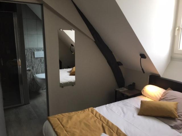Le Relais 호텔 Saint-Quentin-les-Anges 외부 사진