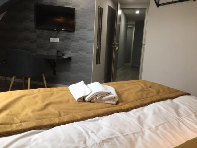 Le Relais 호텔 Saint-Quentin-les-Anges 외부 사진